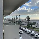 Appartamento Fronte Mare Con Parcheggio Privato *