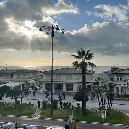 Fronte Mare Con Parcheggio Privato 公寓 维亚雷焦