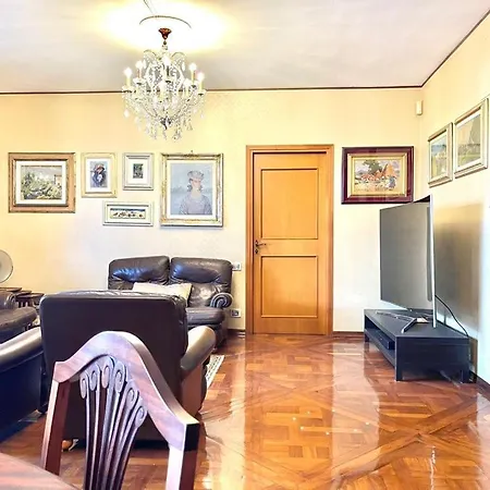 Appartamento Fronte Mare Con Parcheggio Privato *