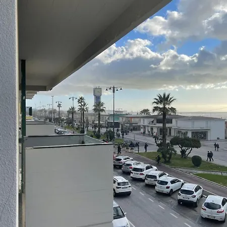 Appartamento Fronte Mare Con Parcheggio Privato *