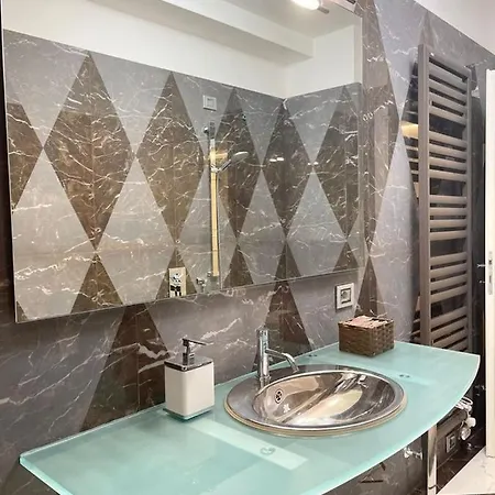 Fronte Mare Con Parcheggio Privato *