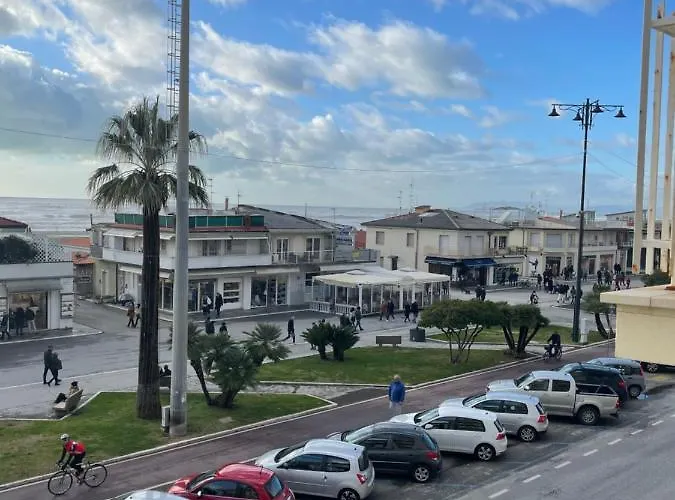 Fronte Mare Con Parcheggio Privato *